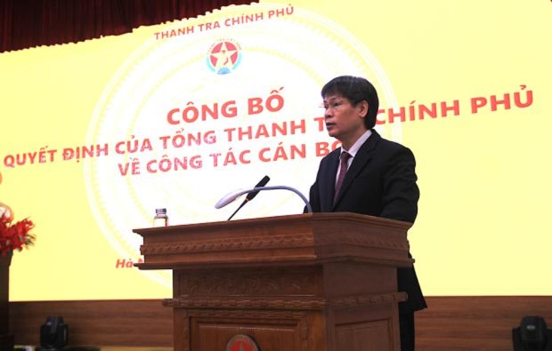 Deputy Secretary of the Party Committee of the Government Inspectorate Nguyen Huu Hoa chaired the conference to announce the decisions of the Government Inspector General on personnel work. Photo: Government Inspectorate