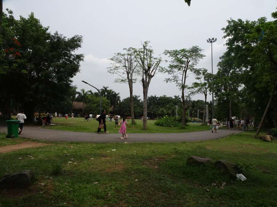 Gia đình chị Vân Anh lựa chọn Ecopark làm địa điểm cắm trại trong dịp lễ. Ảnh: Nhân vật cung cấp 