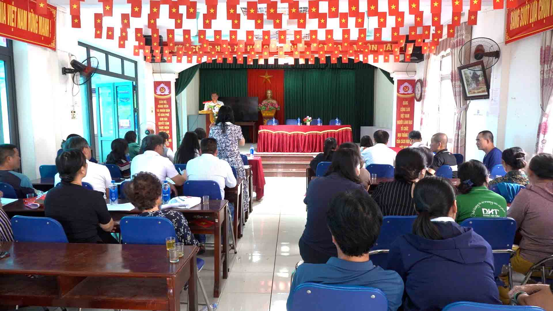 Xã Thanh Oai (Hà Nội) tổ chức cuộc họp với 36 hộ dân Khu tập thể Dược về việc thu hồi đất, GPMB dự án KĐT thể thao Olympic. Ảnh: Xã Thanh Oai