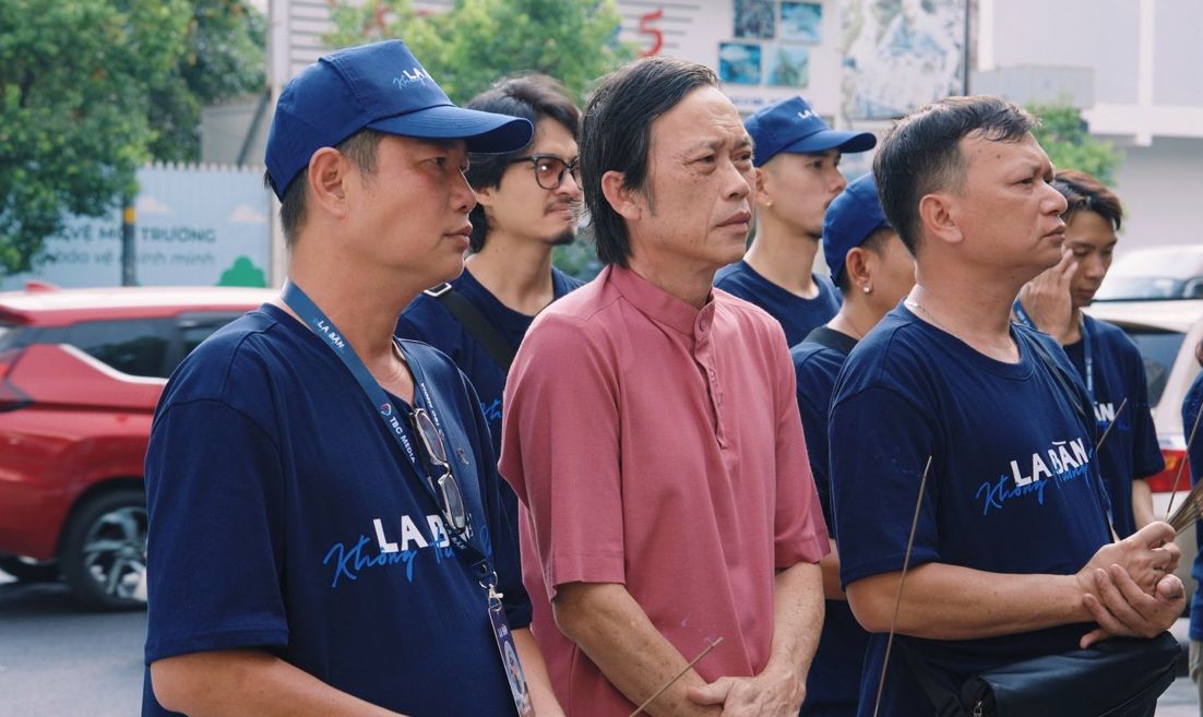 Meritorious Artist Hoai Linh stars in a new movie. Photo: Film crew.