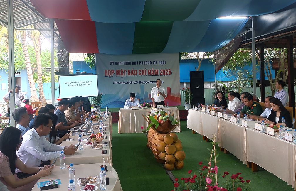 Lãnh đạo phường Mỹ Ngãi trao đổi với các đơn vị báo chí về định hướng hoạt động năm 2026. Ảnh: Thanh Mai