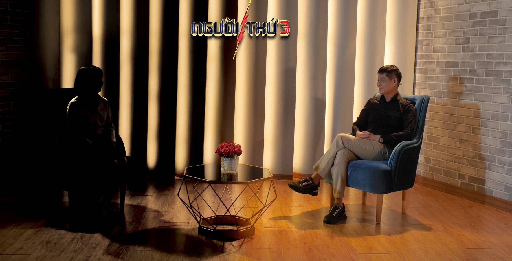 La esposa cuenta la historia de la infidelidad de su marido con el director Lê Hoàng. Foto: Jet proporcionada.