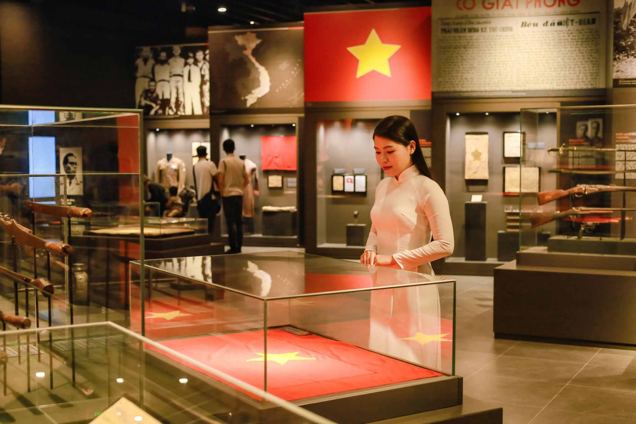 Bên trong Bảo tàng Lịch sử Quân sự Việt Nam. Ảnh: Phạm Tú