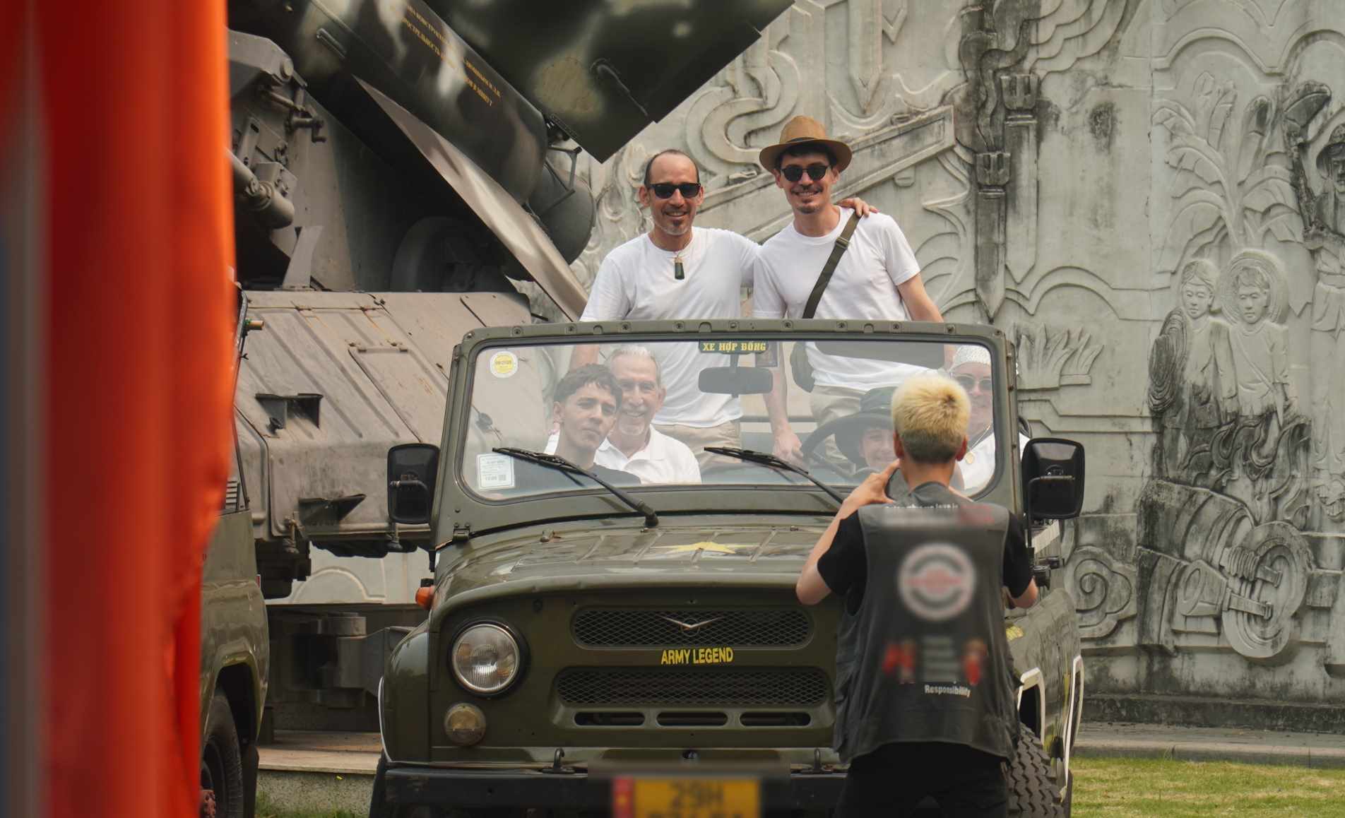 Bảo tàng Chiến thắng B-52 là địa chỉ đỏ thu hút đông đảo người dân, học sinh, sinh viên và du khách quốc tế. Ảnh: Minh Vũ