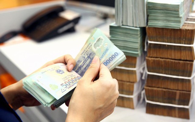 According to the draft of the Ministry of Home Affairs, the salary implemented from July 1, 2026 will be equal to the base salary of 2.53 million VND/month multiplied by the current salary coefficient. Photo: VGP