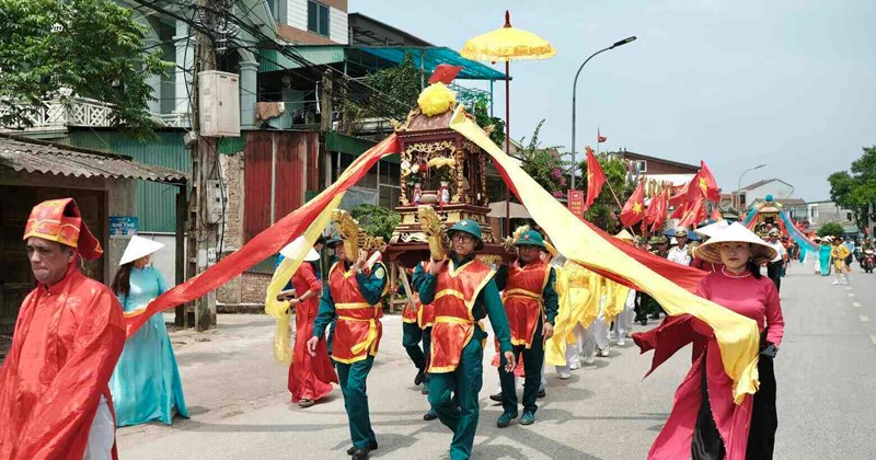 Không khí lễ hội Cầu Ngư tưng bừng tại Lăng Ông, Huế