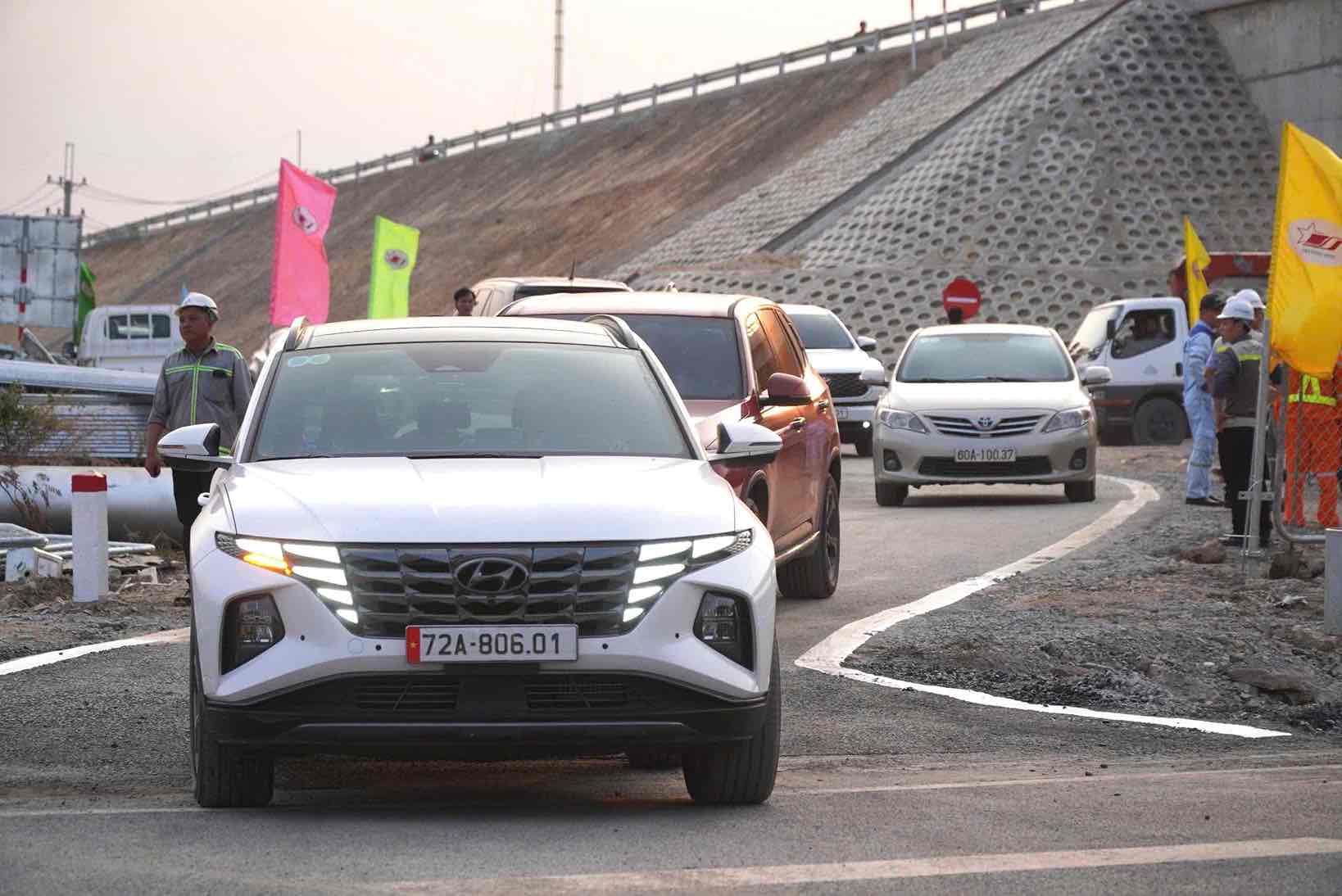 Phương tiện đi vào cao tốc Biên Hòa - Vũng Tàu. Ảnh: HAC