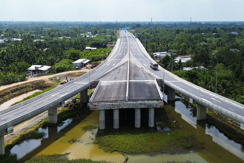 Intersección IC2 perteneciente a la autopista Can Tho - Ca Mau. Foto: Ta Quang