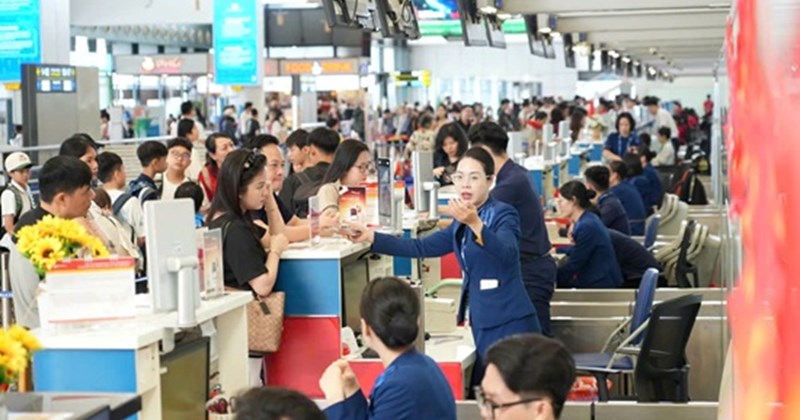 Sân bay Nội Bài đón gần 113.000 lượt khách ngày cao điểm 29/4