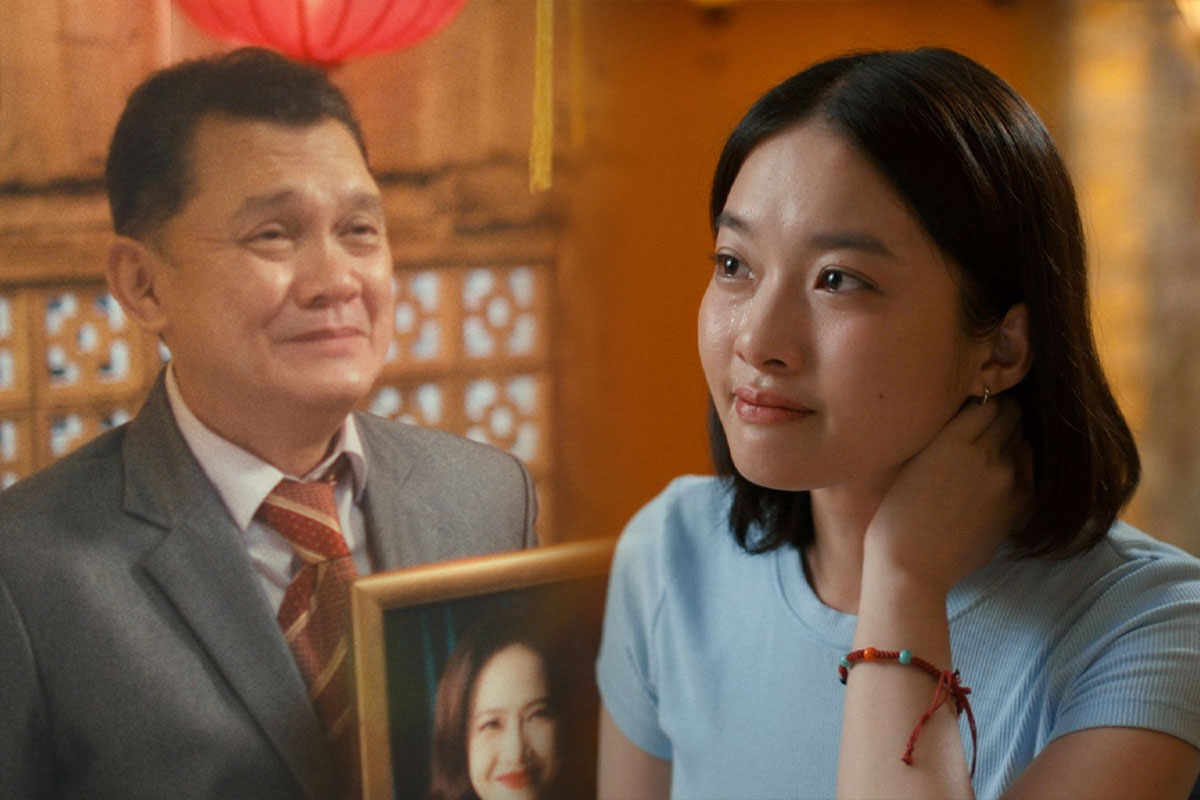 Actress Kim Khanh shares her feelings when acting with her disabled father for the first time