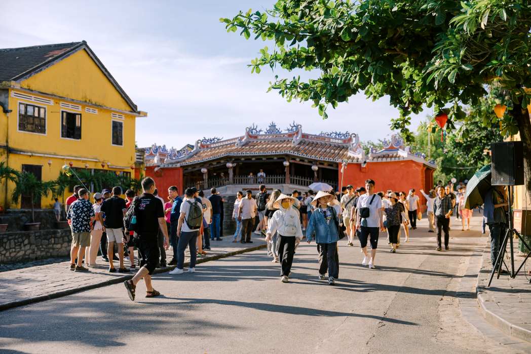 Based on criteria on cost, experience density and weather conditions, in which "experience density" accounts for the largest proportion, Hoi An achieved 92.96 points, ranking No. 1 globally. Photo: Tra Ban