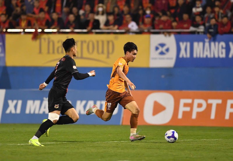 Hoang Anh Gia Lai welcomes Ninh Binh in round 17 of V.League. Photo: Minh Dan