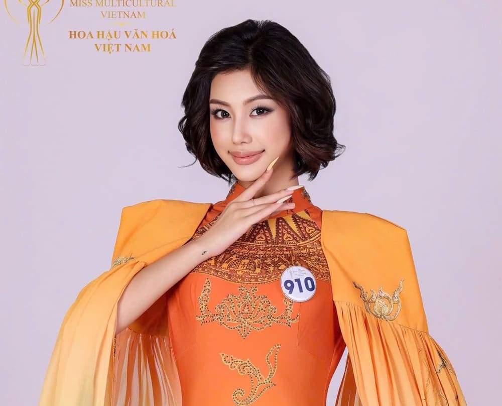 The Ao Dai collection "Tinh hoa sac Viet" by designer Thoa Tran is introduced to the public. Photo: Character provided