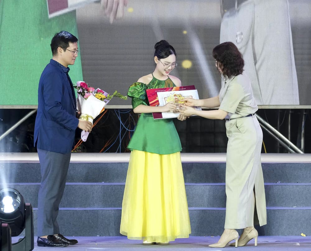 Bùi Trần Ngọc Diệp xuất sắc 