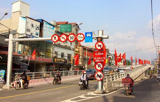 The Road Administration has just answered citizens' questions about the regulation prohibiting pickup trucks. Photo: Nguyen Ngoc