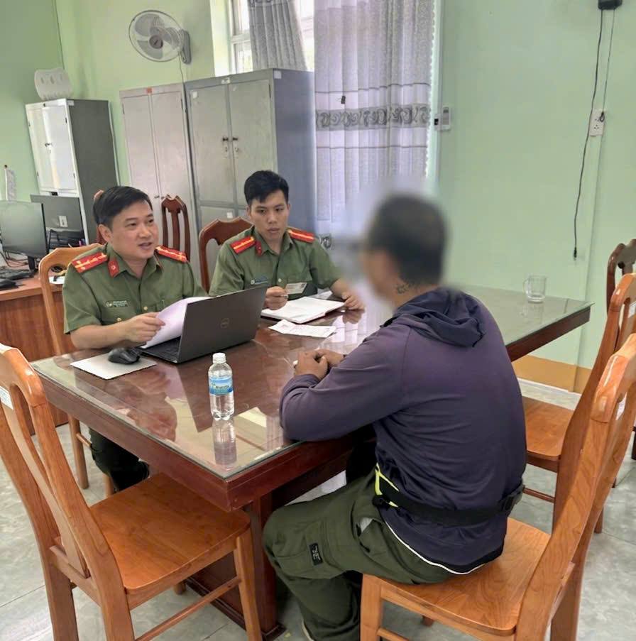 Cơ quan công an đã vào cuộc, xử lý người đàn ông đăng bình luận xúc phạm lực lượng chức năng trên mạng xã hội. Ảnh: Công an Bắc Cam Ranh