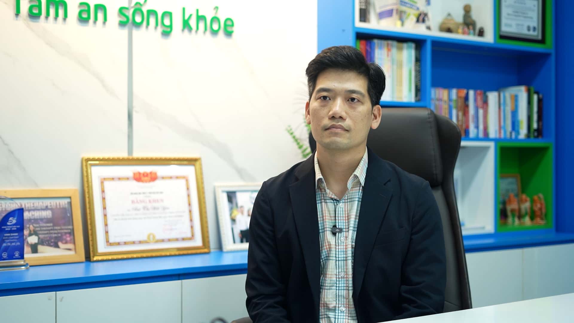 Chuyên gia phân tích tâm lý sợ chọn sai ở sinh viên năm cuối. Ảnh: Huyền Anh