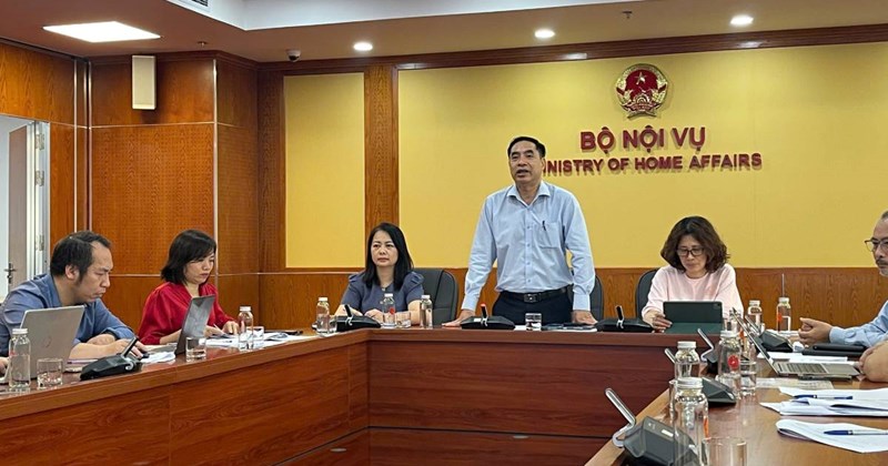 There is no policy of swapping to have 9 days off on the occasion of Giỗ Tổ and April 30 - May 1