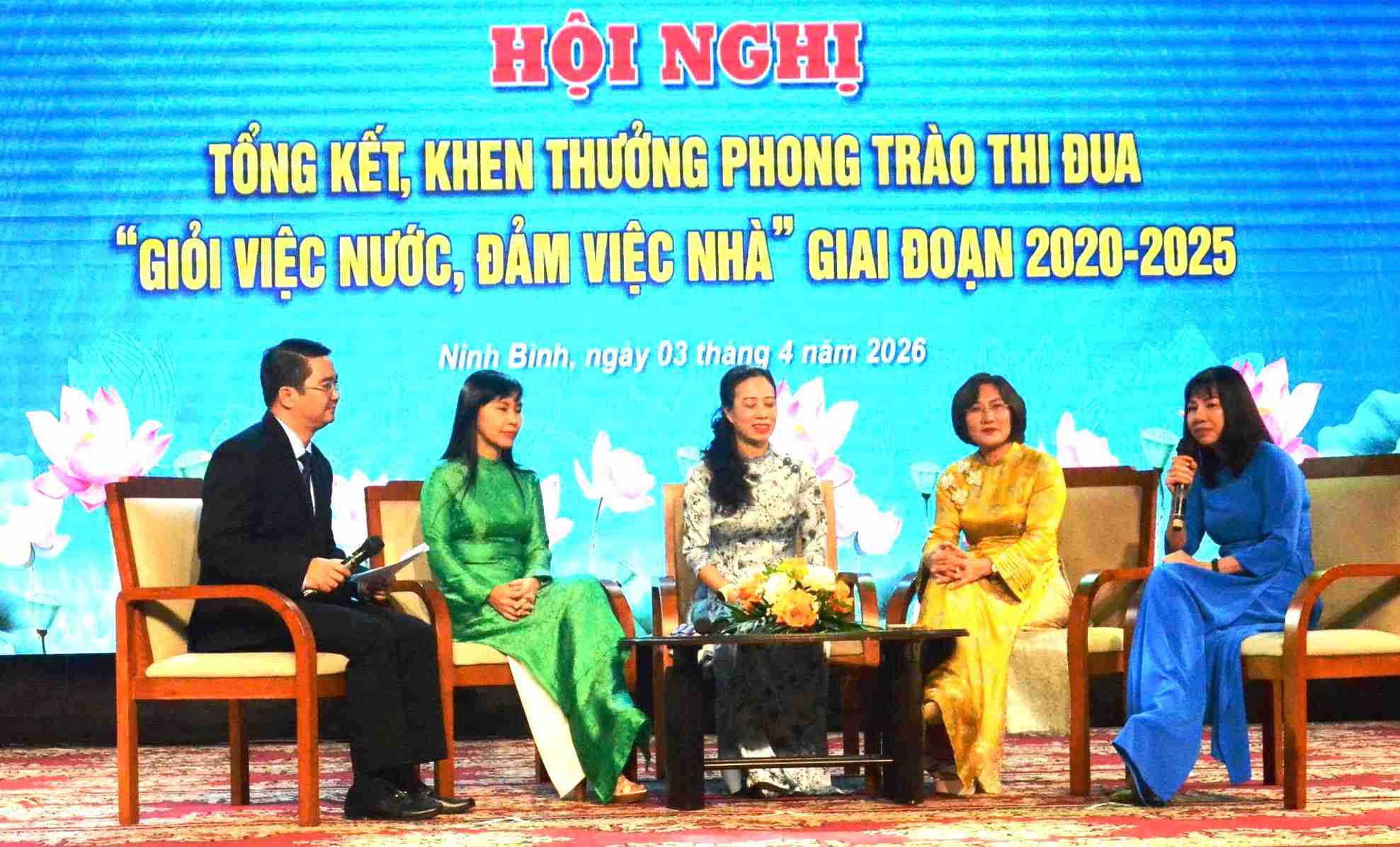 Các đại biểu tổ chức tọa đàm. Ảnh: Nguyễn Trường