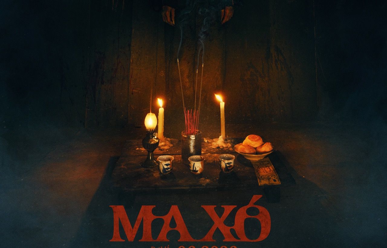 Director Phan Ba Hy making the movie Ma Xo. Photo: Film crew.