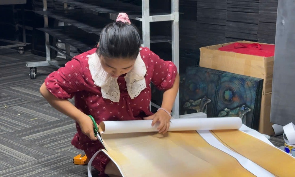 Young workers seek new directions with craft villages and traditional crafts. Photo: Quynh Chi