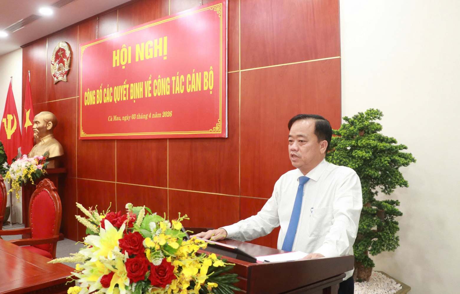 Phó Bí thư Tỉnh uỷ Cà Mau Huỳnh Quốc Việt phát biểu tại hội nghị triển khai công tác cán bộ. Ảnh: Nhật Hồ.