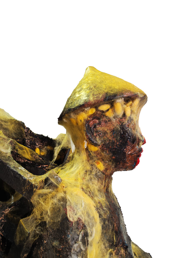 Một trong những tác phẩm của nghệ sĩ Lê Hữu Hiếu được trưng bày tại triển lãm cá nhân “Tằm” ở Venice Biennale lần thứ 61. Ảnh: Nhân vật cung cấp