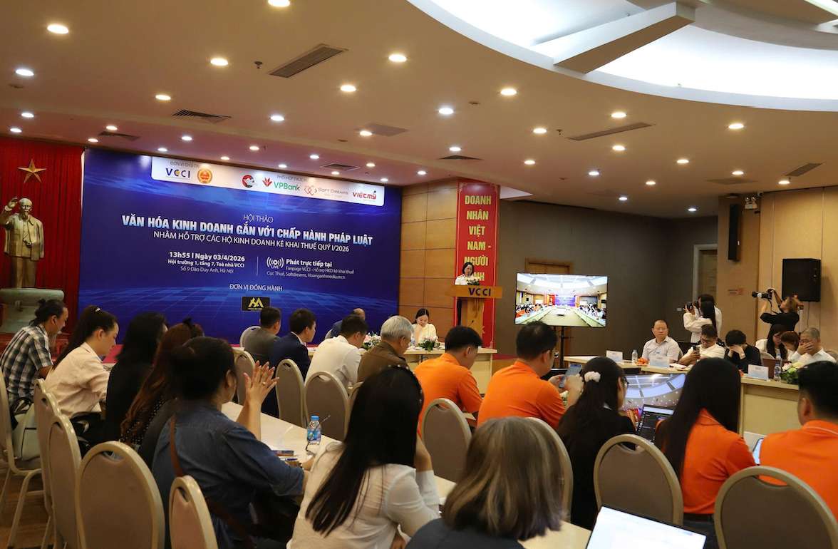 Hội thảo “Văn hóa kinh doanh gắn với chấp hành pháp luật”, kết hợp hỗ trợ hộ kinh doanh kê khai, nộp thuế quý I năm 2026. Ảnh: VCCI
