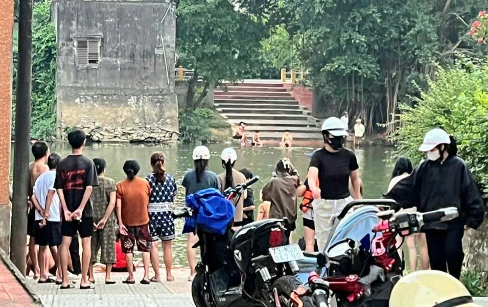 The area where the grandson swam in the river and drowned. Photo: Van Xuan