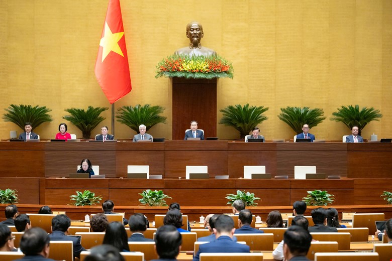 National Assembly holds preparatory meetings and National Assembly delegations meet to elect Heads of Delegations and Deputy Heads of Delegations on April 5. In the photo, the 10th session of the 15th National Assembly. Photo: Pham Dong