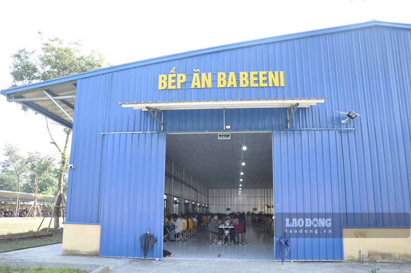 Một bữa ăn ca tại Công ty TNHH Babeeni Việt Nam - CN Lào Cai. Ảnh: Đinh Đại