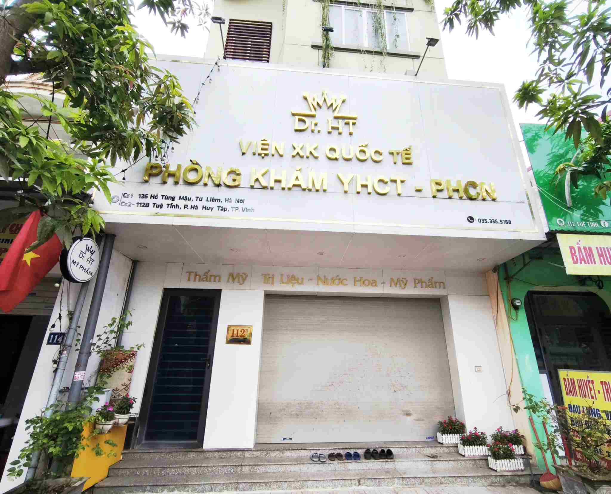 Beauty service establishment at 112B Tue Tinh street closed after being inspected and handled by functional agencies. Photo: Quang Dai