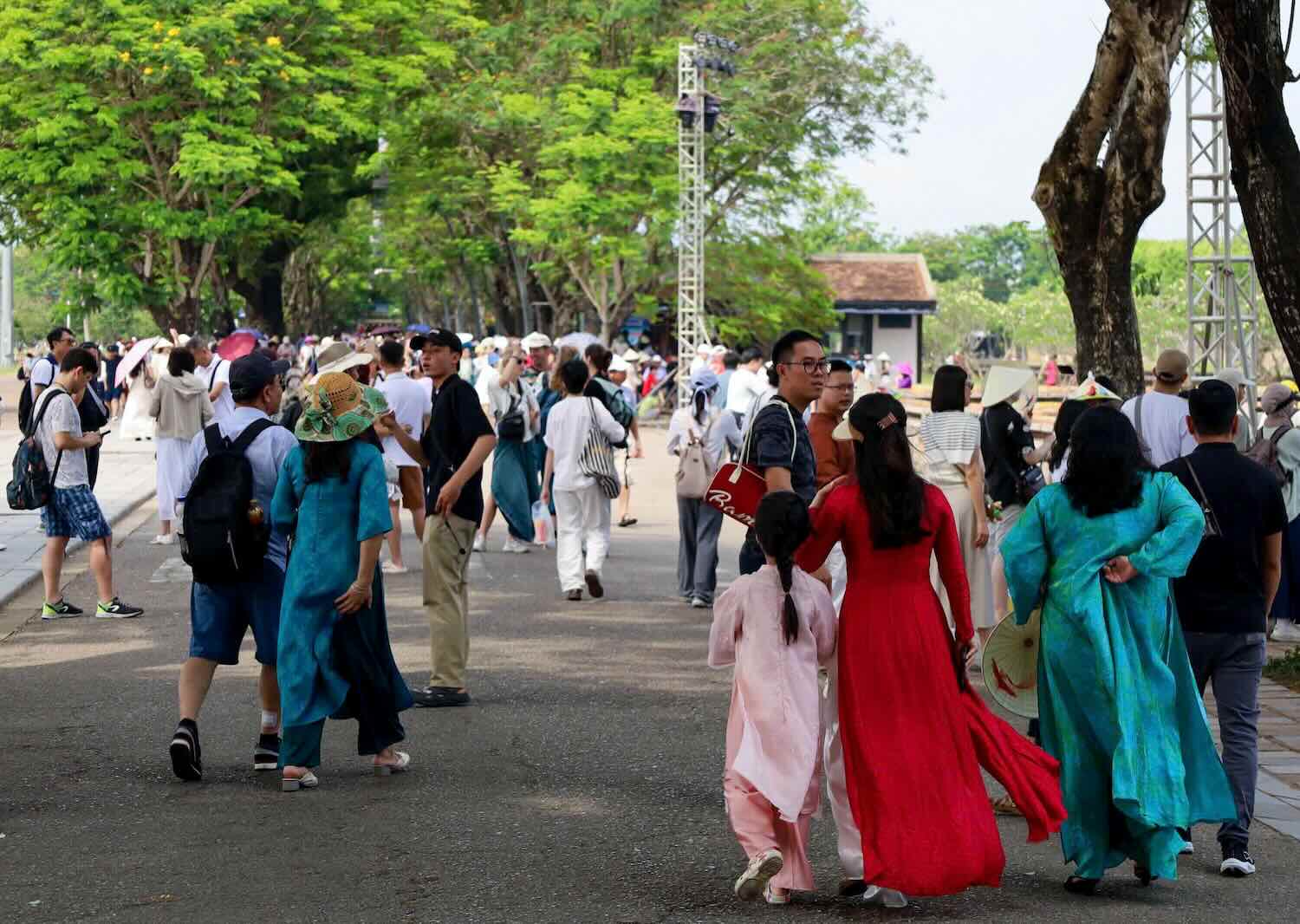 Tourists visit Hue Citadel. Photo: Dinh Hoang.