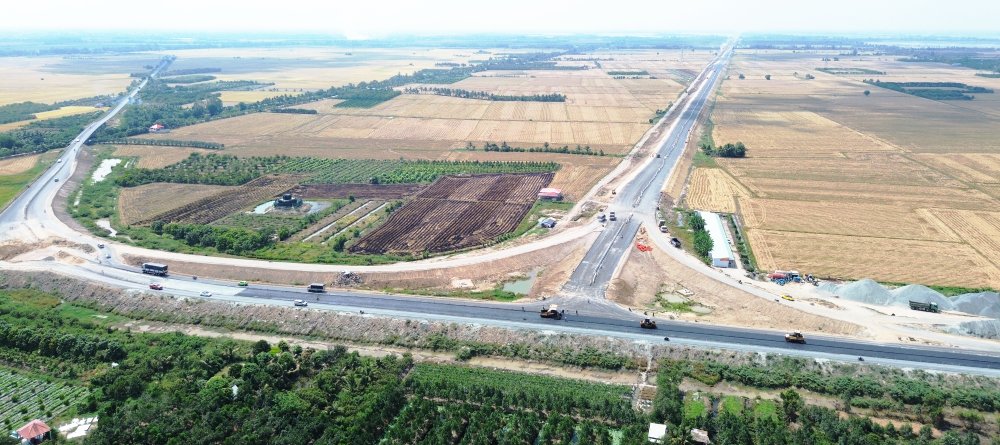 Điểm đầu dự án cao tốc Châu Đốc - Cần Thơ - Sóc Trăng tại An Giang. Ảnh: Tạ Quang