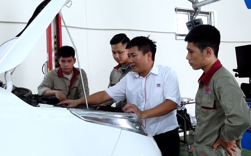 Học ngành Công nghệ ôtô không chỉ là lựa chọn bắt nhịp xu hướng, mà còn mở ra cơ hội nghề nghiệp ổn định và bền vững. Ảnh: Trang Trang