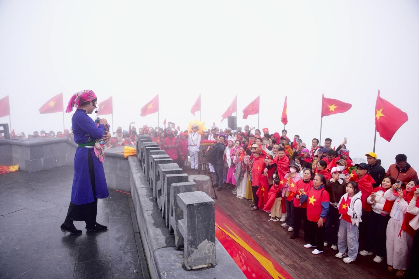 show diễn đặc biệt “Sắc Cờ miền biên ải”