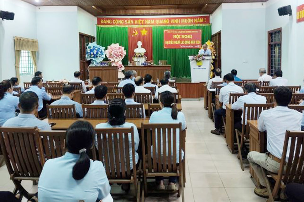 Tuy Phuoc Electrical Installation Company - Binh Dinh organizes the 2026 Employee Delegation Conference. Photo: Thanh Binh