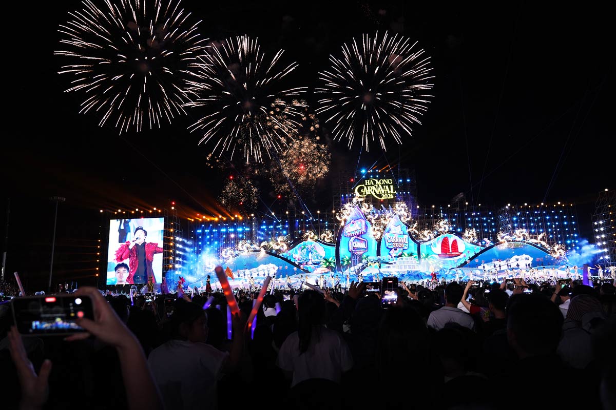 Chương trình thu hút khoảng 80.000 khán giả. Ảnh: Đoàn Hưng