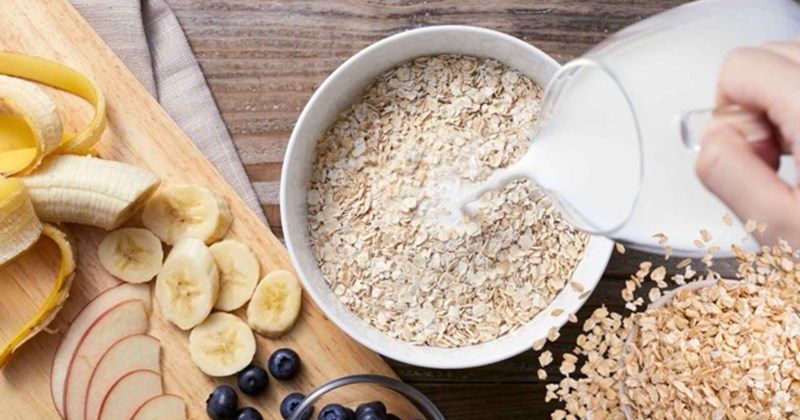Ăn yến mạch ngâm qua đêm: Cơ thể thay đổi bất ngờ