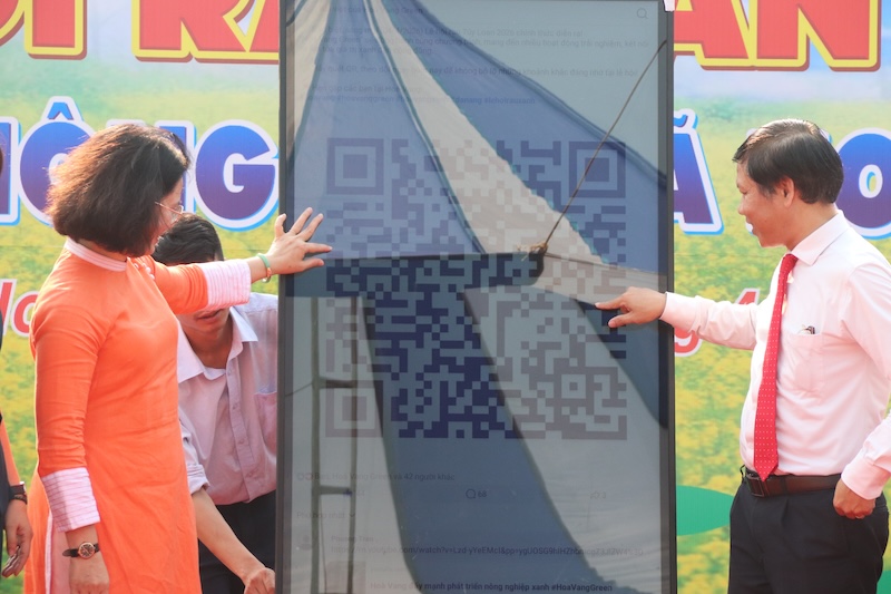 Hoa Vang Commune People's Committee coordinates with VNPT Da Nang to officially launch the "Hoa Vang Green" digital ecosystem. Photo: Nguyen Linh