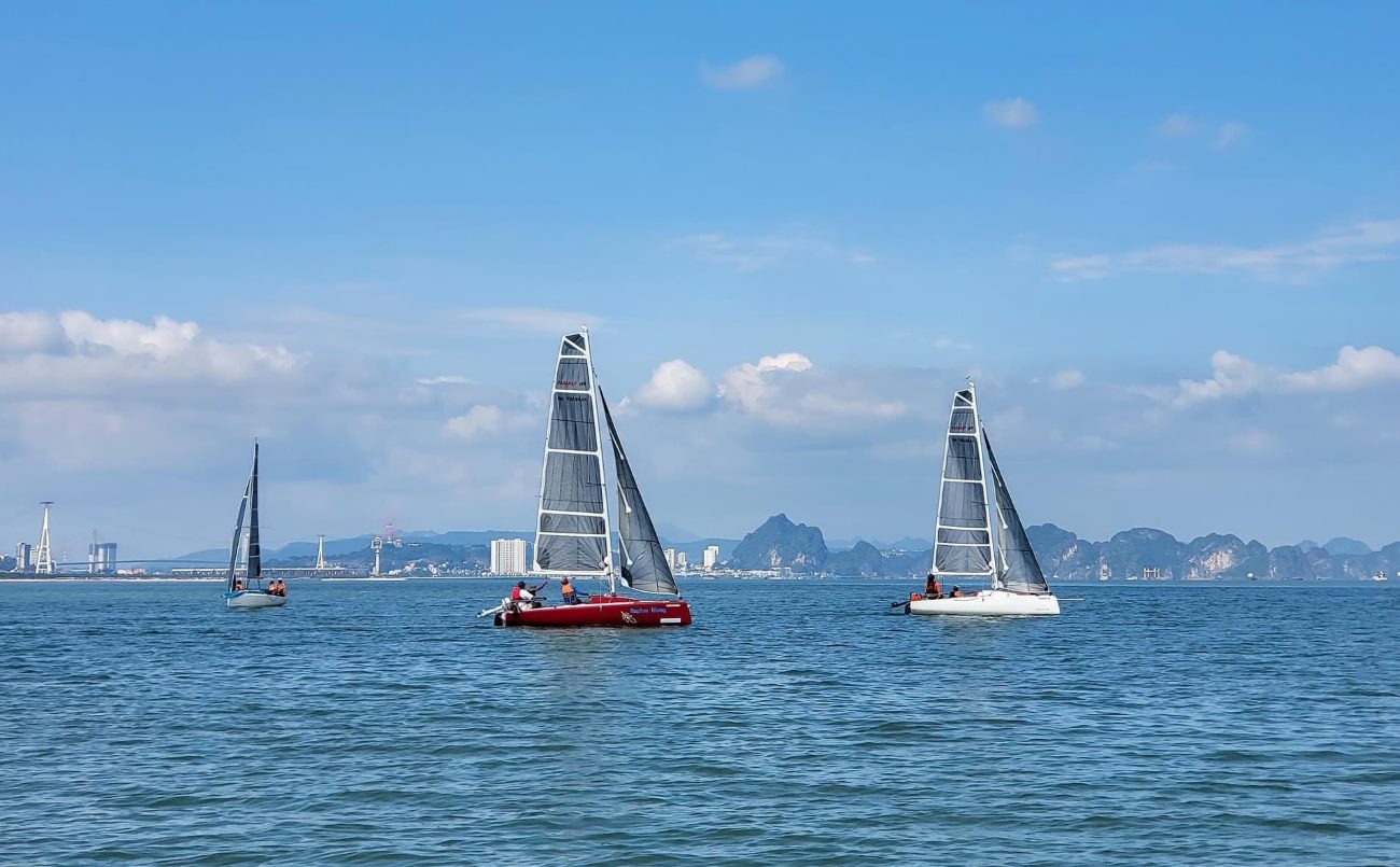 Doanh thu từ bán vé tham quan vịnh Hạ Long hiện đã trở lại ngưỡng 1.000 tỉ đồng/năm. Ảnh: Nguyễn Hùng