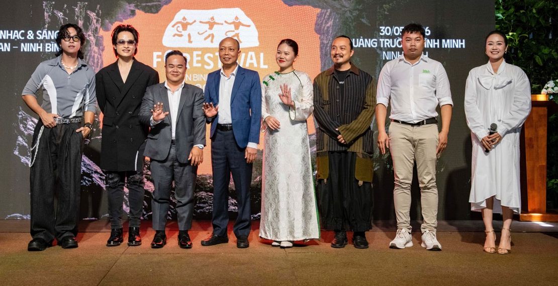 E-kíp chương trình. Ảnh: Nghệ sĩ cung cấp.