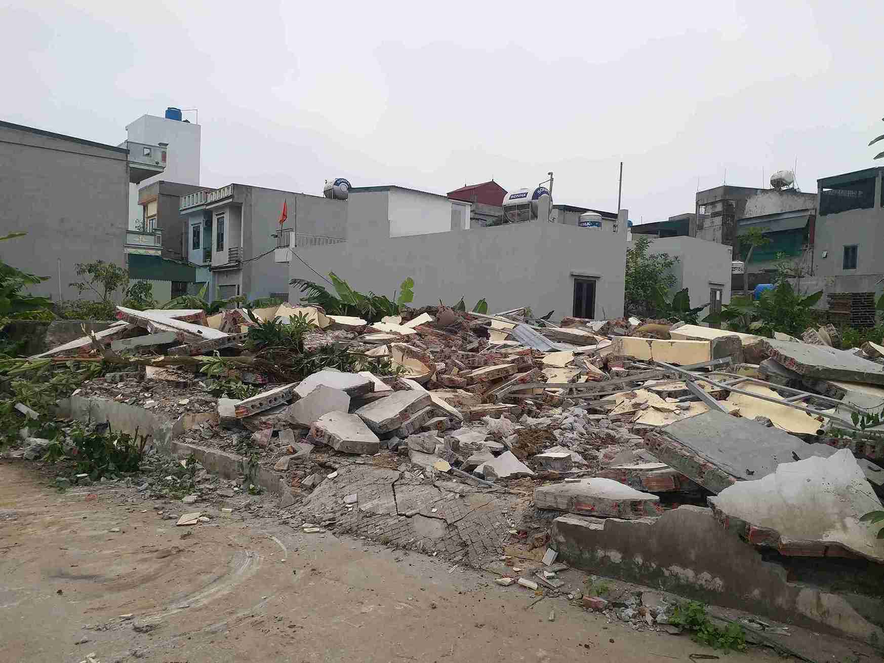 Phường Thái Bình cưỡng chế 4 nhà mái tôn, 1 container xây trái phép. Ảnh: Cổng TTĐT phường Thái Bình