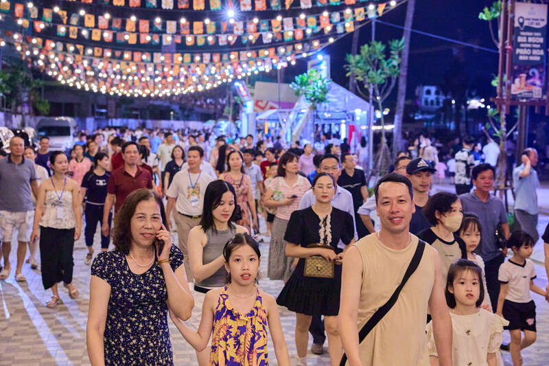 ‘Trạm dừng” trải nghiệm nhịp sống mới của Cát Bà  