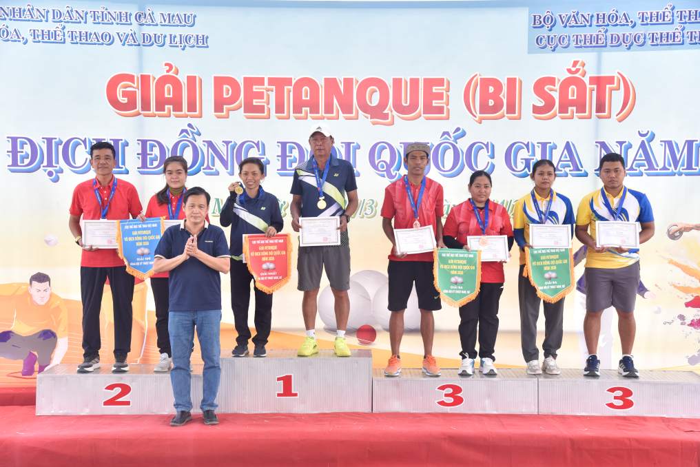 Trao Giải bi sắc vô địch vô địch đồng đội quốc gia năm 2026. Ảnh: Nhật Hồ.