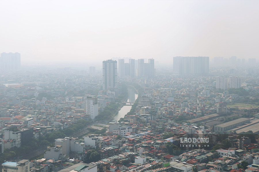 Strengthening solutions to control environmental monitoring data. Photo: Duong Anh