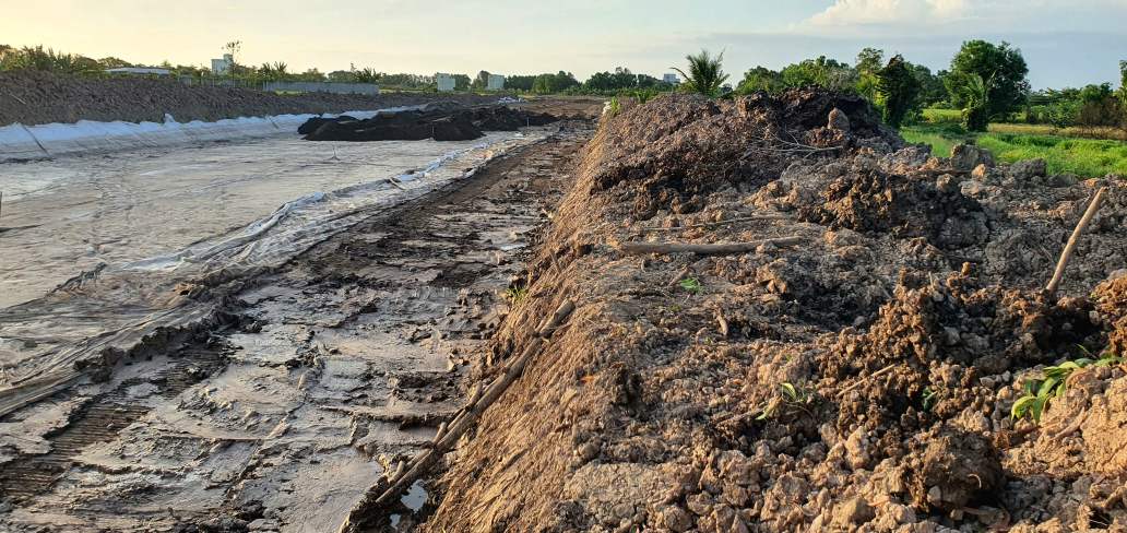 Investors have the ground to where they construct, without waiting for the entire route to be cleared. Photo: Nhat Ho.