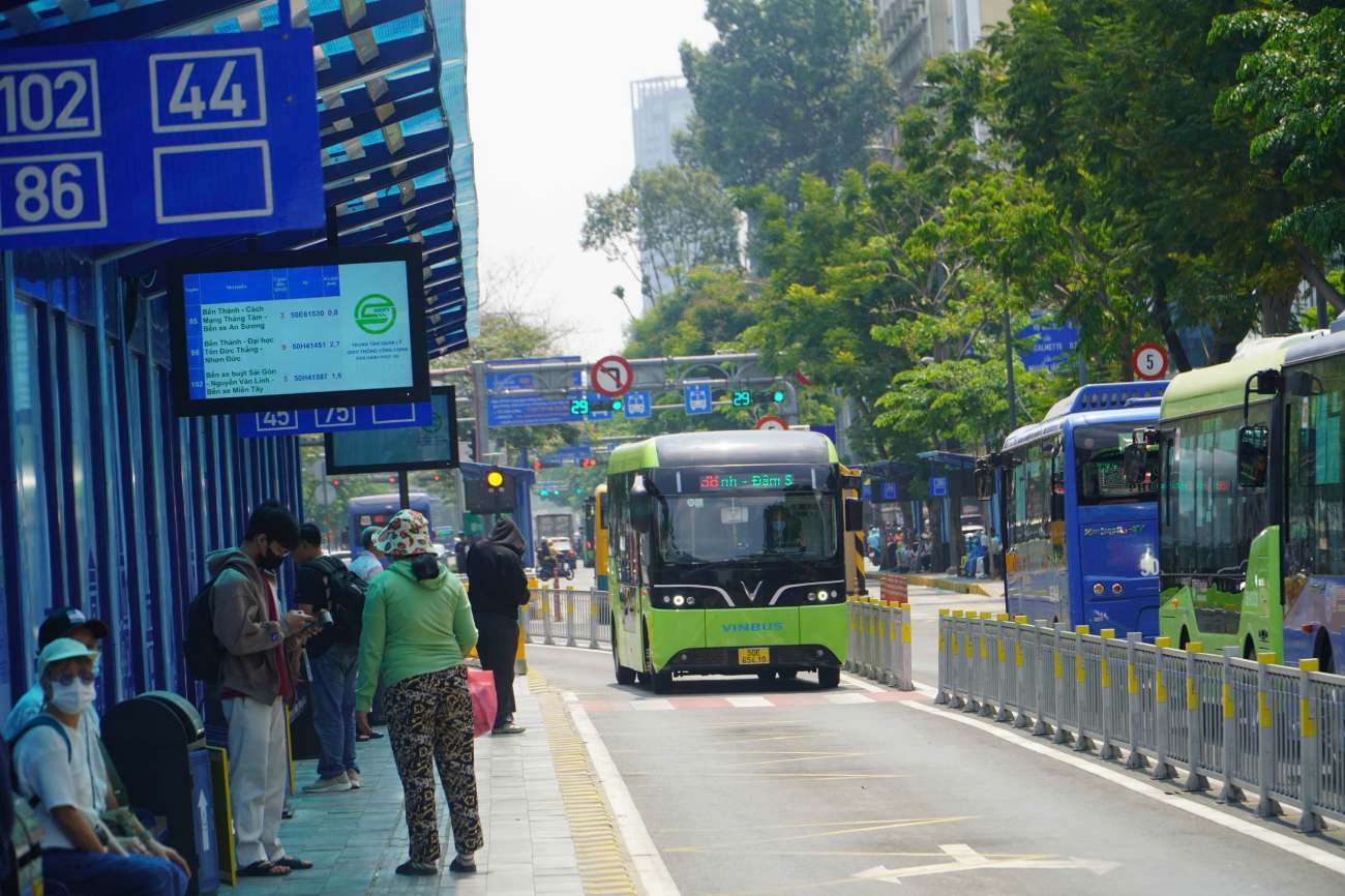 Ho Chi Minh City residents hope for bus ticket exemption. Photo: Thai Bao.