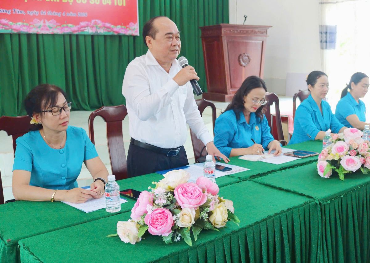 ; A Chính phát biểu ôn lại truyền thống