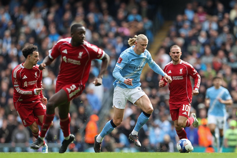 Live football Man City vs Liverpool in the FA Cup quarterfinals. Photo: FPT Play